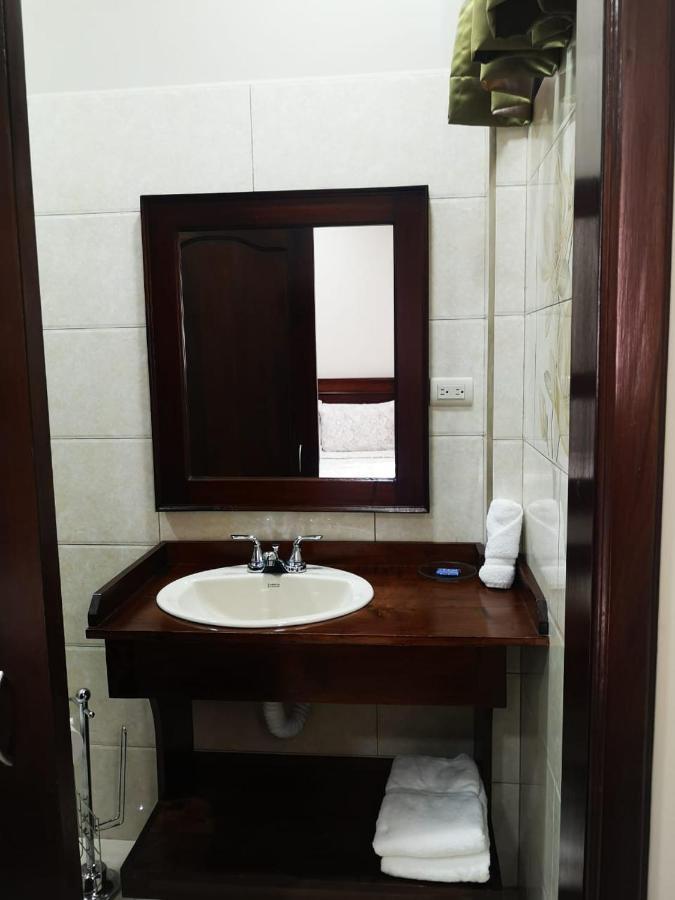 Hotel Y Residencia La Cofradia Санта-Роса-де-Копан Екстер'єр фото